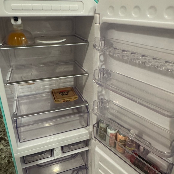 Mini Brands Mini Fridge Playset - Blue - Picture 5 of 5